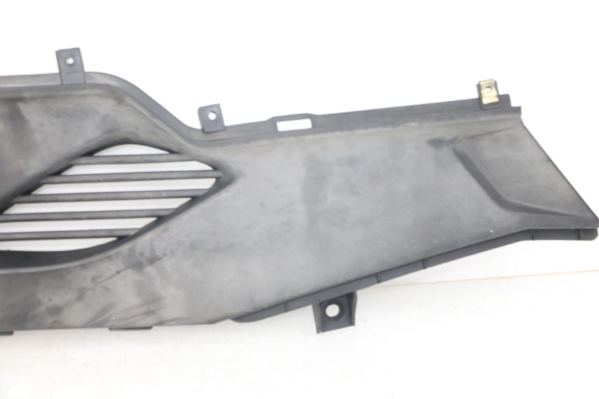 photo de Right footrest junction KYMCO DINK STREET ABS 125 (2011 - 2018) - Pièce contrôlée