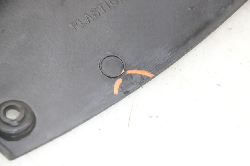 photo de JONCTION MARCHE PIED DROIT PEUGEOT JET FORCE CARBU 50 (2003 - 2016) - Gros plan technique