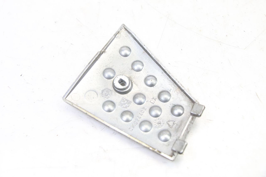 photo de JONCTION MARCHE PIED DROIT PIAGGIO X8 125 (2004 - 2007) - Zoom état d’usage