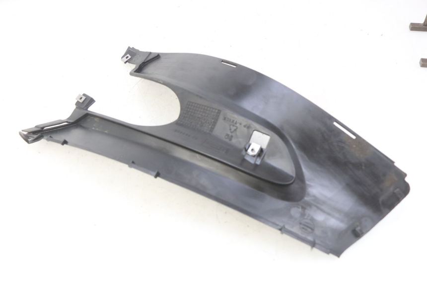 photo de JONCTION MARCHE PIED DROIT GILERA RUNNER SP 50 (2009 - 2017) - Gros plan technique