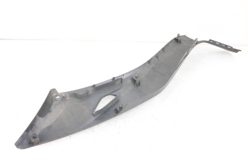 photo de JONCTION MARCHE PIED DROIT YAMAHA XMAX X-MAX ABS 125 (2017 - 2020) - Détail de la pièce