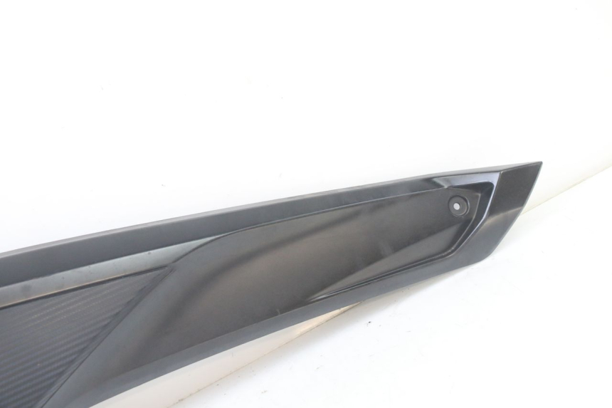 photo de JONCTION MARCHE PIED DROIT YAMAHA YP X-MAX XMAX 400 (2014 - 2017) - Zoom état d’usage