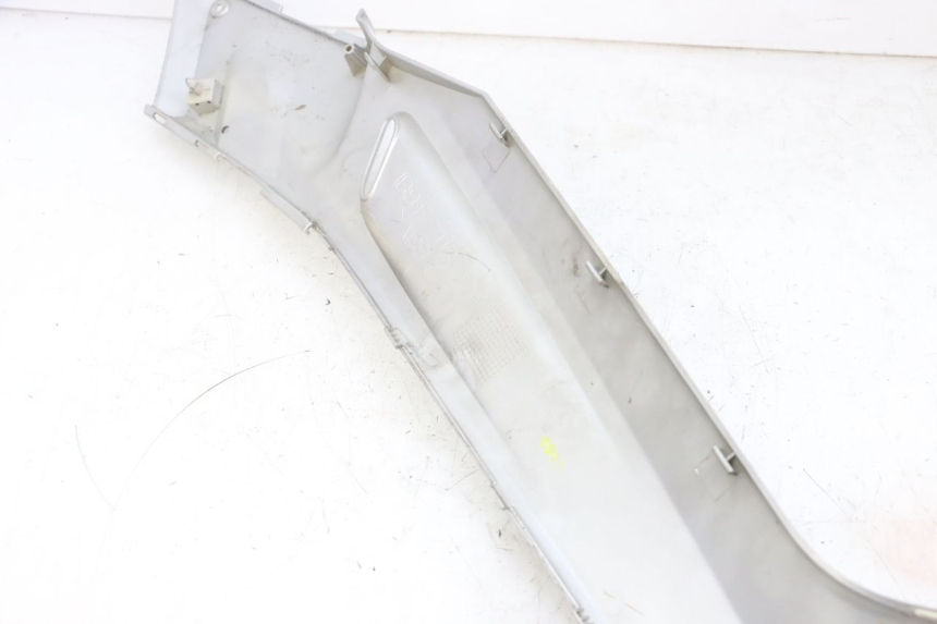 photo de JONCTION MARCHE PIED GAUCHE YAMAHA XMAX X-MAX 125 (2006 - 2009) - Points de fixation