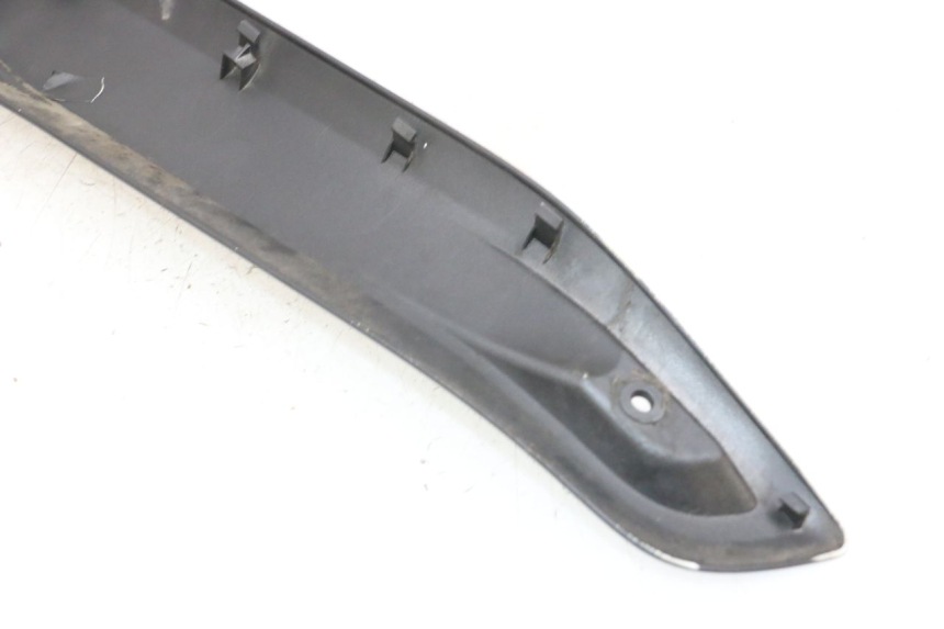 photo de JONCTION MARCHE PIED GAUCHE YAMAHA X-MAX XMAX 125 (2010 - 2013) - Gros plan technique