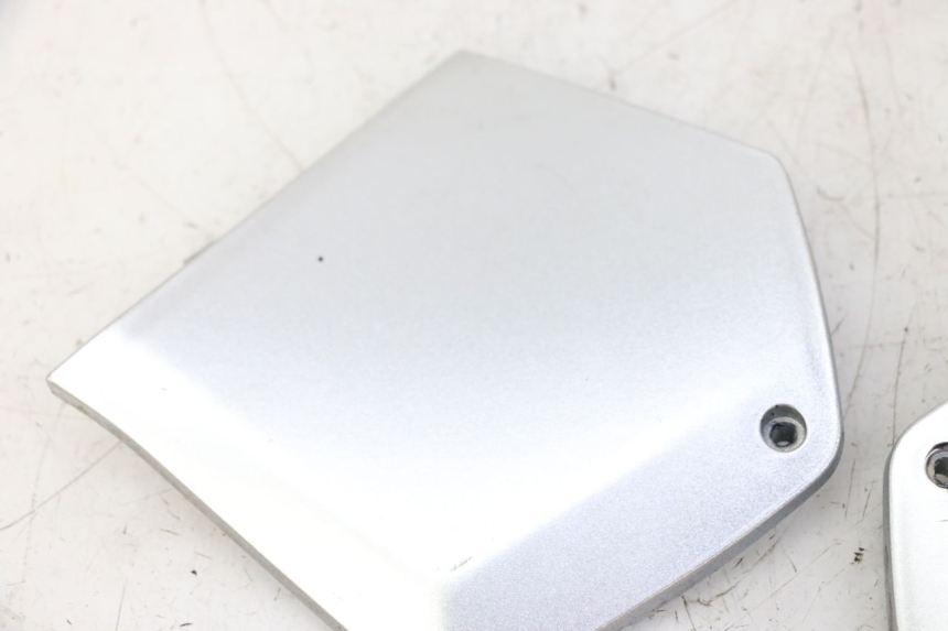 photo de JONCTION MARCHE PIED PIAGGIO MP3 LT 300 (2010 - 2016) - Autre angle de vue