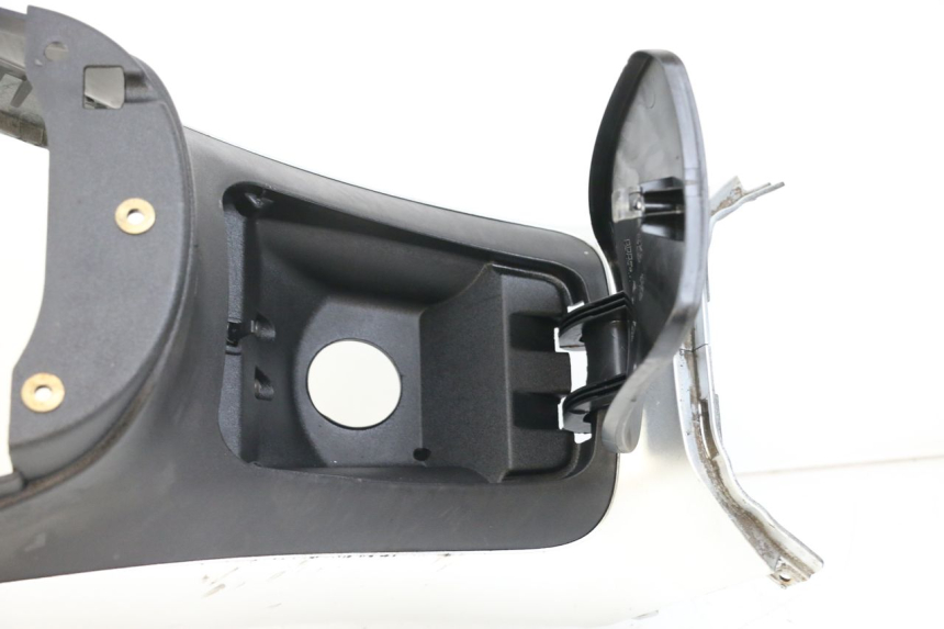 photo de JONCTION MARCHE PIED PIAGGIO MP3 125 (2006 - 2014) - Autre angle de vue