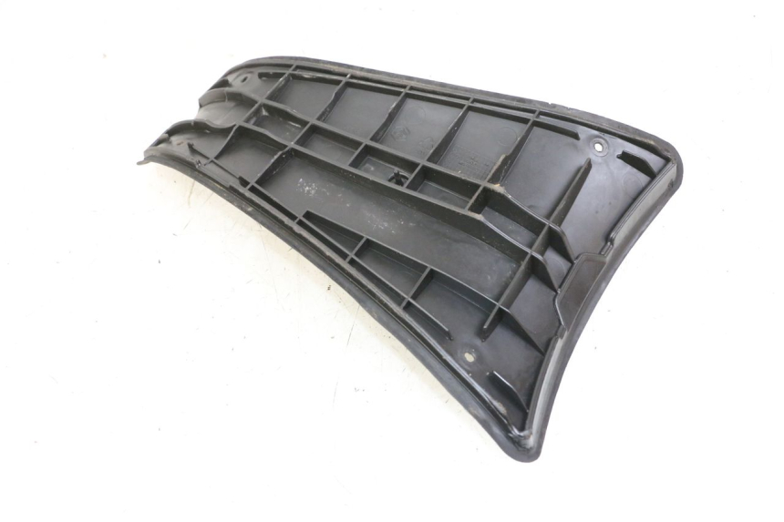 photo de JONCTION MARCHE PIED PIAGGIO VESPA GRANTURISMO 200 (2004 - 2005) - Détail de la pièce