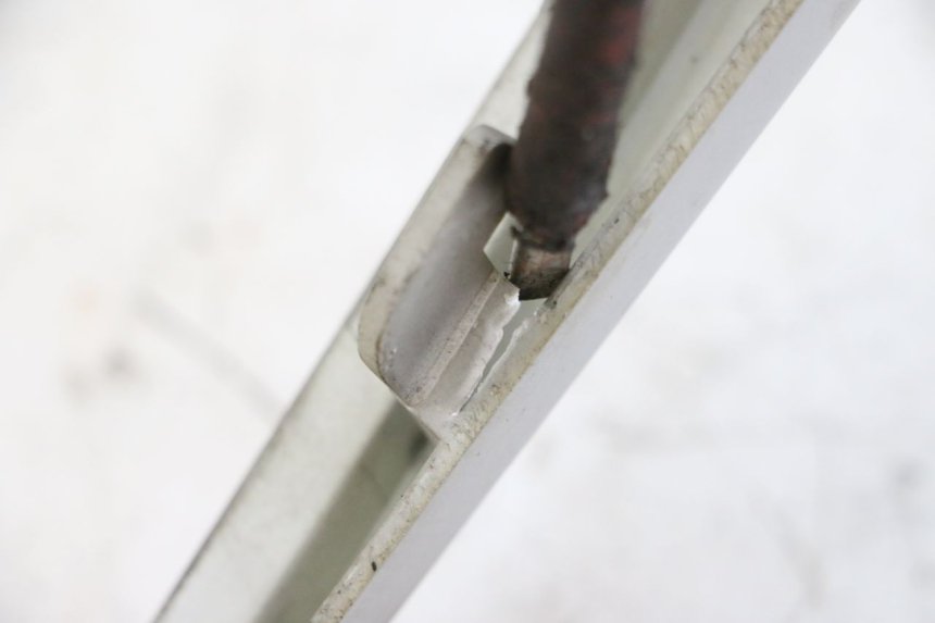 photo de JONCTION MARCHE PIED PEUGEOT SATELIS 250 (2006 - 2012) - Détail de la pièce