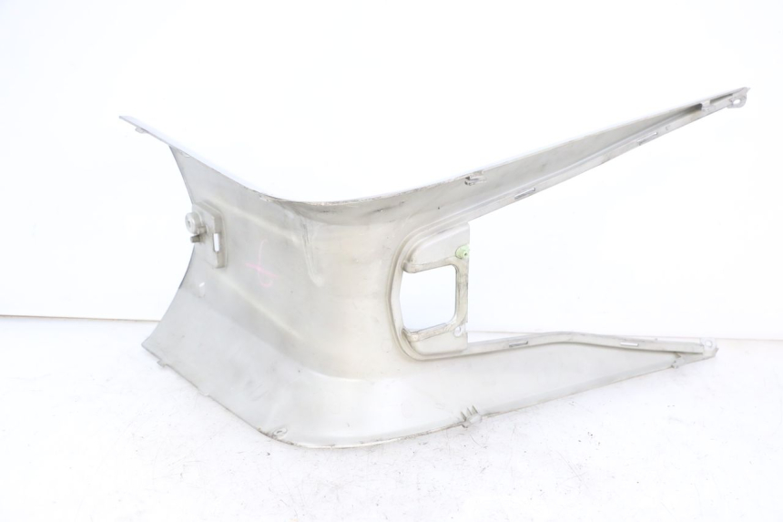 photo de JONCTION MARCHE PIED PEUGEOT SATELIS 250 (2006 - 2012) - Gros plan technique