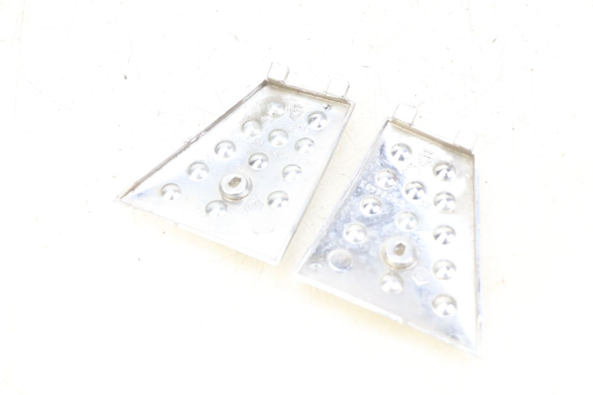 photo de JONCTION MARCHE PIED PIAGGIO X8 125 (2004 - 2007) - Détail de la pièce