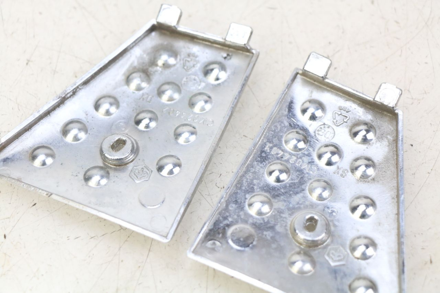 photo de JONCTION MARCHE PIED PIAGGIO X8 125 (2004 - 2007) - Zoom état d’usage