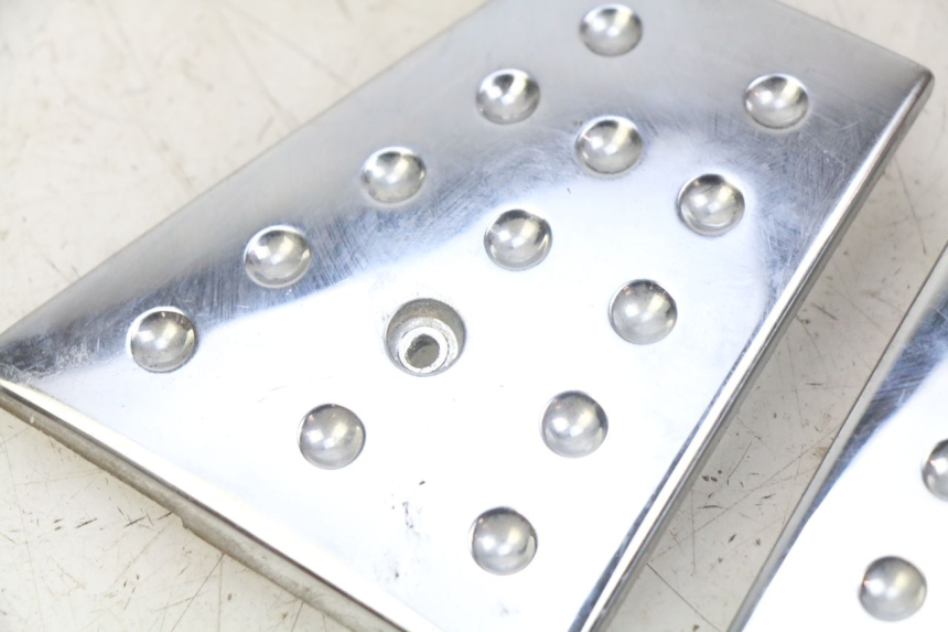 photo de JONCTION MARCHE PIED PIAGGIO X8 125 (2004 - 2007) - Gros plan technique