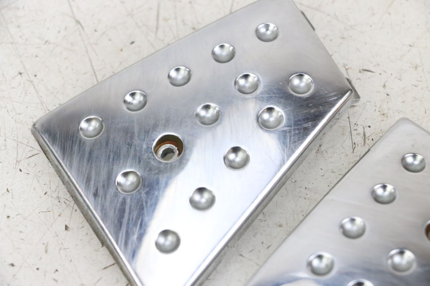 photo de JONCTION MARCHE PIED PIAGGIO X8 125 (2004 - 2007) - Gros plan technique