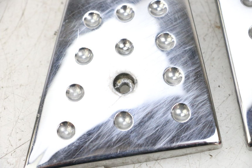 photo de JONCTION MARCHE PIED PIAGGIO X8 125 (2004 - 2007) - Points de fixation