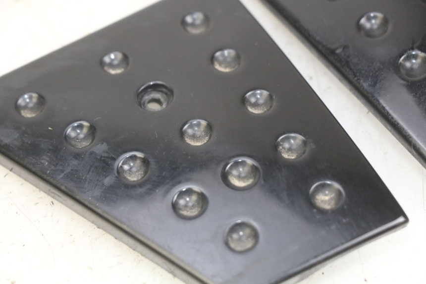 photo de JONCTION MARCHE PIED PIAGGIO XEVO - X EVO 125 (2007 - 2017) - Autre angle de vue