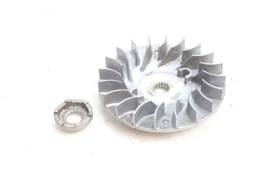 photo de JOUE FIXE YAMAHA BW'S BWS 125 (2010 - 2013) - Détail de la pièce