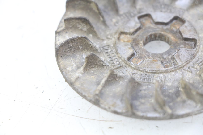 photo de JOUE FIXE YAMAHA JOG R LC 50 (2004 - 2014) - Zoom état d’usage