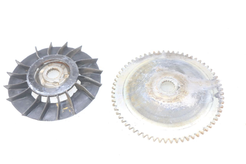 photo de JOUE FIXE APRILIA SR 2T 50 (2018 - 2022) - Gros plan technique