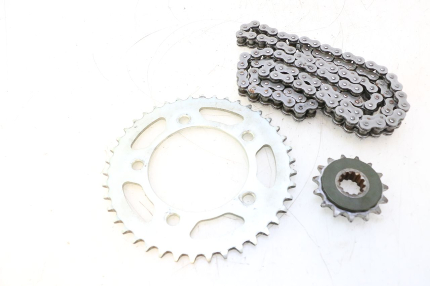 photo de KIT CHAINE HONDA CB F HORNET 600 (2005 - 2006) - Gros plan technique