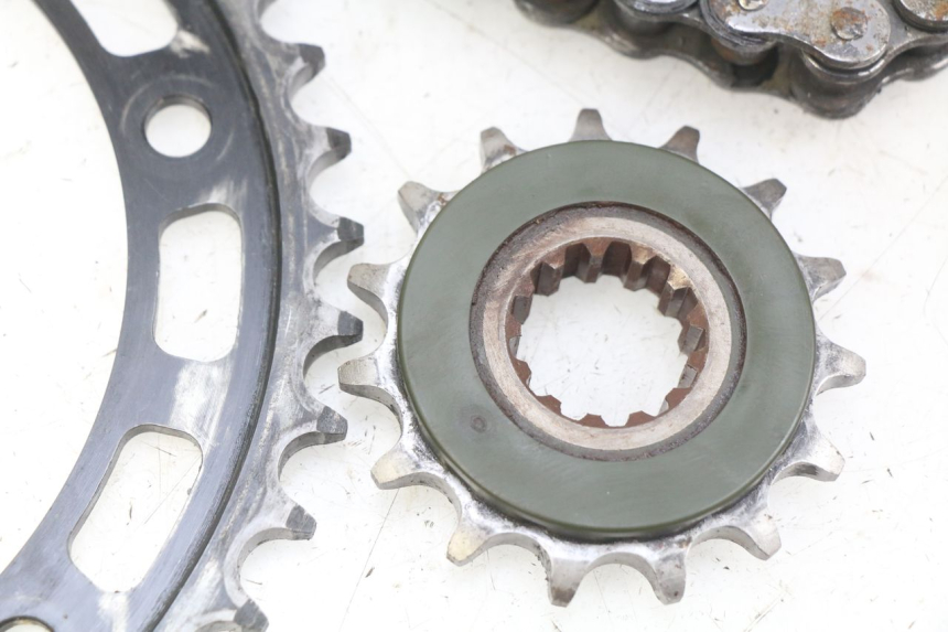 photo de KIT CHAINE HONDA CB R 1000 (2018 - 2023) - Autre angle de vue