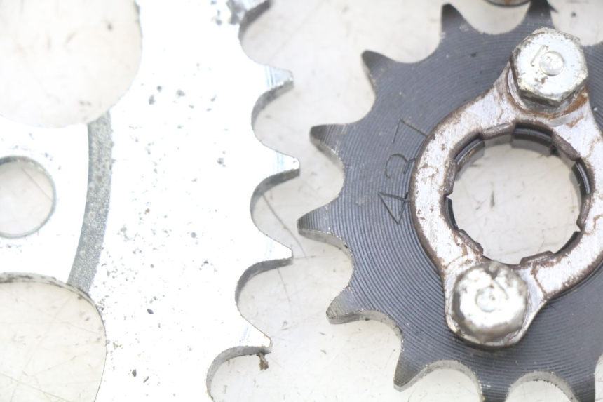 photo de KIT CHAINE HONDA CM 125 (1983 - 2003) - Zoom état d’usage