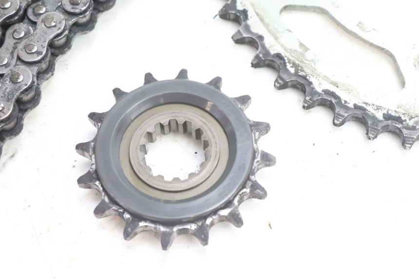 photo de KIT CHAINE YAMAHA FZ8 800 (2010 - 2016) - Autre angle de vue