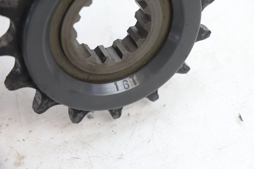 photo de KIT CHAINE YAMAHA FZ8 800 (2010 - 2016) - Gros plan technique