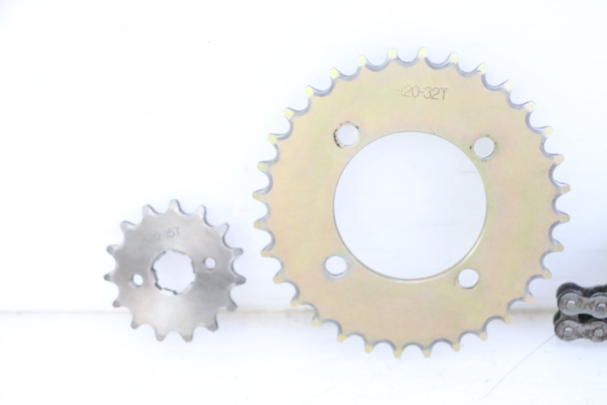 photo de KIT CHAINE YAMAHA PW 80 (1983 - 2014) - Gros plan technique