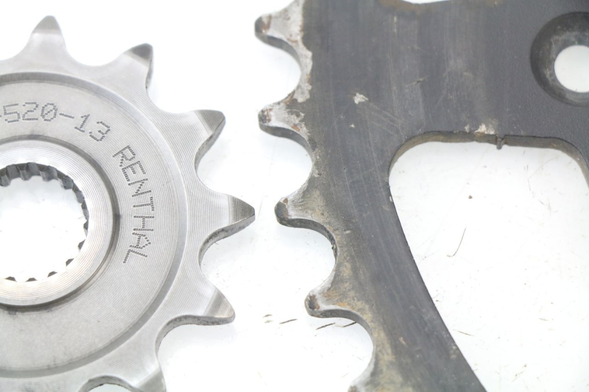 photo de KIT CHAINE SUZUKI RM-Z RMZ 250 (2010 - 2016) - Gros plan technique