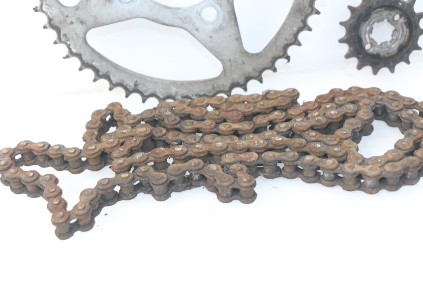 photo de KIT CHAINE SUZUKI RV VAN VAN 125 (2003 - 2008) - Gros plan technique