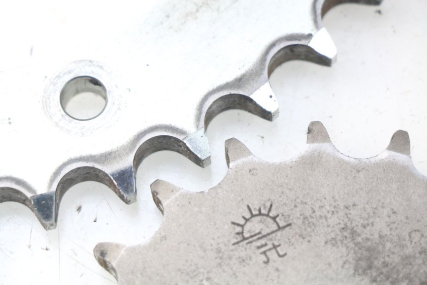 photo de KIT CHAINE TRIUMPH SPRINT ST ABS 1050 (2005 - 2007) - Autre angle de vue