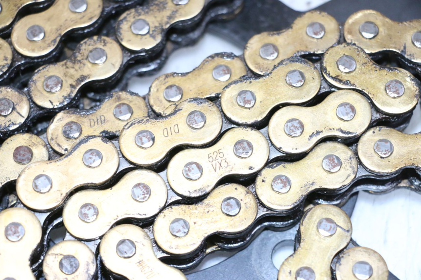 photo de KIT CHAINE SUZUKI SV S 650 (2003 - 2009) - Détail de la pièce