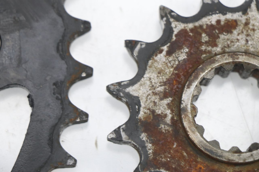 photo de KIT CHAINE HONDA VTR F FIRESTORM 1000 (1997 - 2001) - Vue d’ensemble