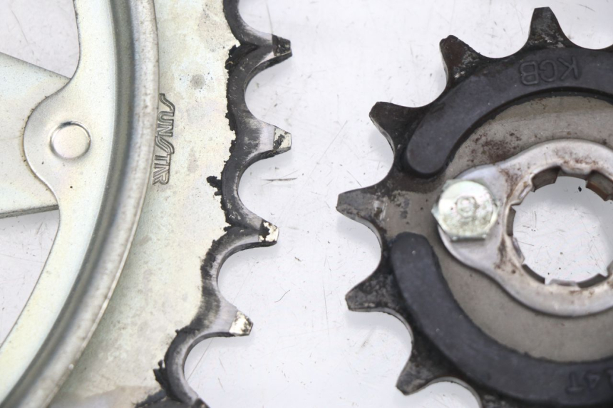 photo de KIT CHAINE HONDA XLV VARADERO 125 (2000 - 2006) - Gros plan technique