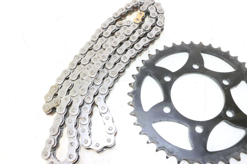 photo de KIT CHAINE KAWASAKI ZX-6R ZX6R 600 (2000 - 2002) - Gros plan technique