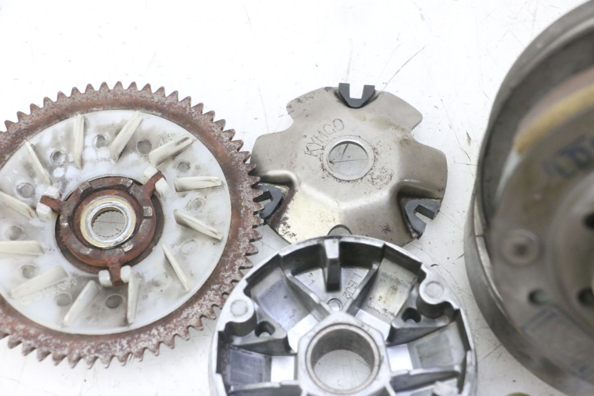 photo de KIT EMBRAYAGE VARIATEUR KYMCO AGILITY 4T 50 (2005 - 2018) - Détails caractéristiques