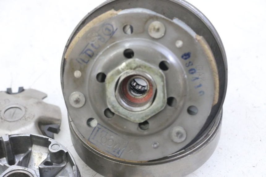 photo de KIT EMBRAYAGE VARIATEUR KYMCO AGILITY 4T 50 (2005 - 2018) - Photo complémentaire