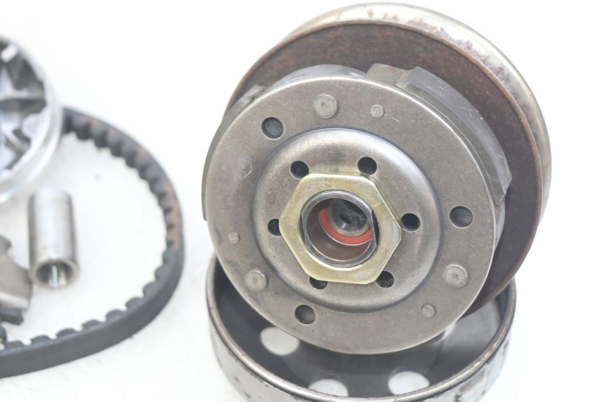 photo de KIT EMBRAYAGE VARIATEUR KREIDLER FLORY CLASSIC 4T 50 (2013 - 2023) - Gros plan technique