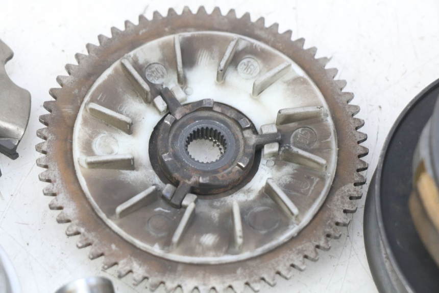 photo de KIT EMBRAYAGE VARIATEUR UNIVERSAL BIKE RETRO 50 (2019 - 2023) - Vue produit