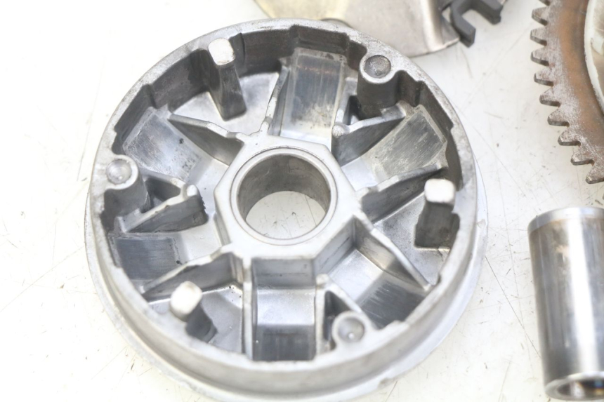 photo de KIT EMBRAYAGE VARIATEUR UNIVERSAL BIKE RETRO 50 (2019 - 2023) - Zoom composants