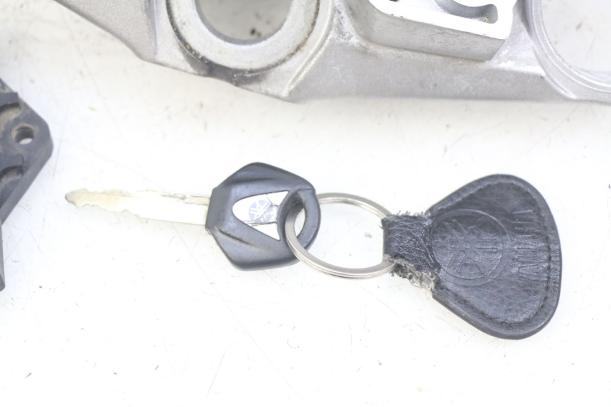 photo de KIT SERRURE CLE CDI NEIMAN YAMAHA FJR ABS 1300 (2006 - 2012) - Zoom qualité