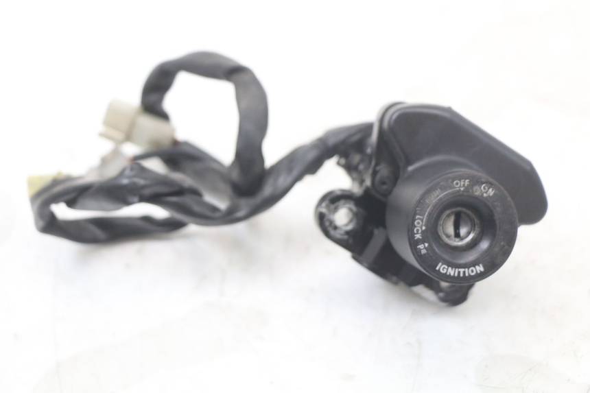 photo de KIT SERRURE CLE CDI NEIMAN YAMAHA FJR ABS 1300 (2006 - 2012) - Points de fixation