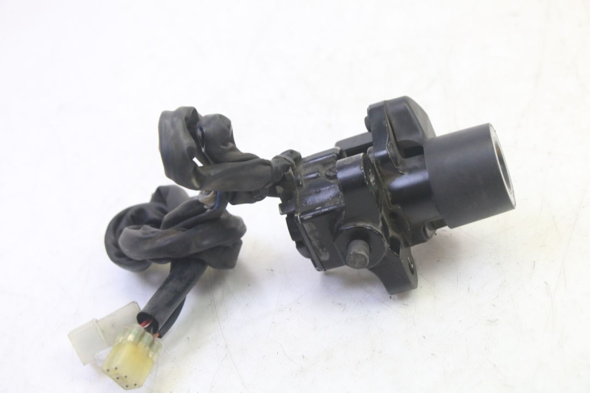 photo de KIT SERRURE CLE CDI NEIMAN YAMAHA FZ6 N FAZER 600 (2004 - 2006) - Autre angle de vue