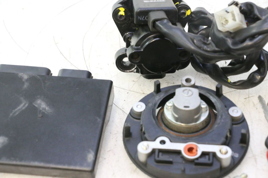 photo de KIT SERRURE CLE CDI NEIMAN YAMAHA FZ8 800 (2010 - 2016) - Vue produit
