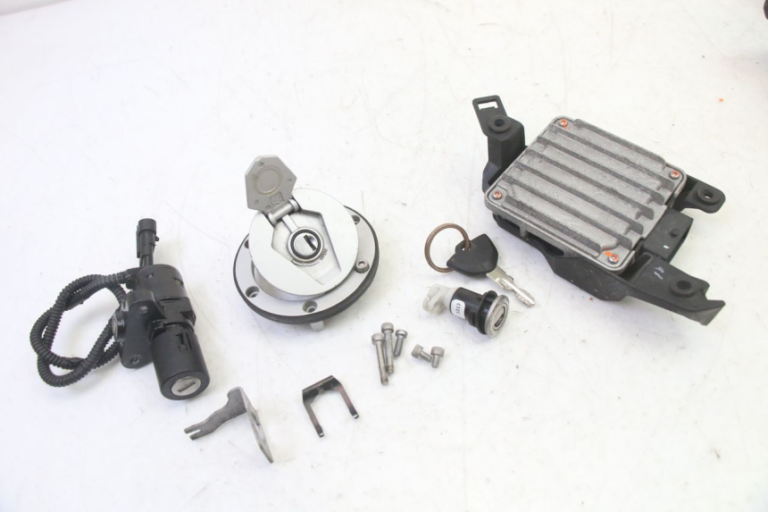 photo de KIT SERRURE CLE CDI NEIMAN BMW G310 R 310 (2016 - 2020) - Vue principale