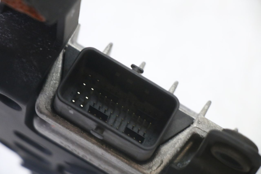 photo de KIT SERRURE CLE CDI NEIMAN BMW G310 R 310 (2016 - 2020) - Focus structure