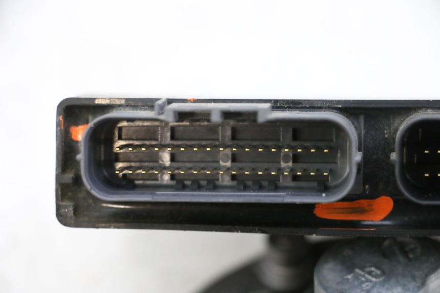 photo de KIT SERRURE CLE CDI NEIMAN SUZUKI GSR 750 (2011 - 2017) - Zoom composants