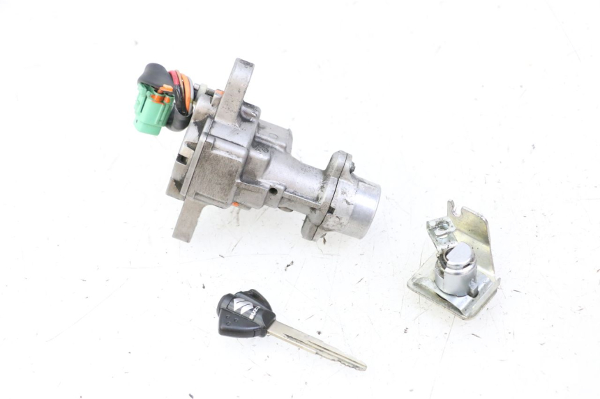photo de KIT SERRURE CLE CDI NEIMAN SUZUKI GSR 750 (2011 - 2017) - Autre angle de vue