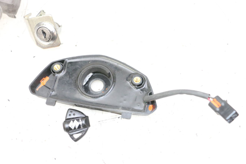 photo de KIT SERRURE CLE CDI NEIMAN SUZUKI GSR 750 (2011 - 2017) - Pièce contrôlée