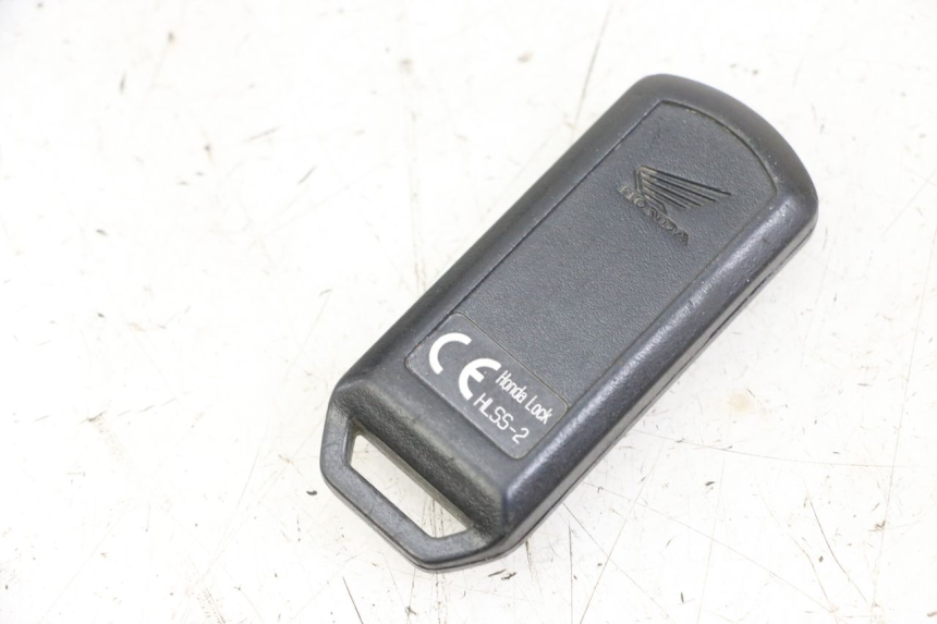 photo de KIT SERRURE CLE CDI NEIMAN HONDA SH i 300 (2015 - 2020) - Zoom composants